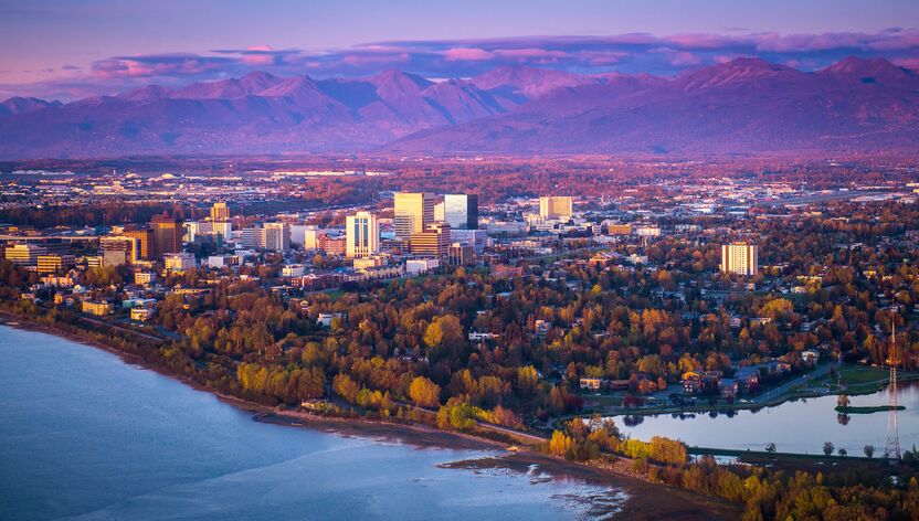 Blick auf Anchorage im Abendlicht
