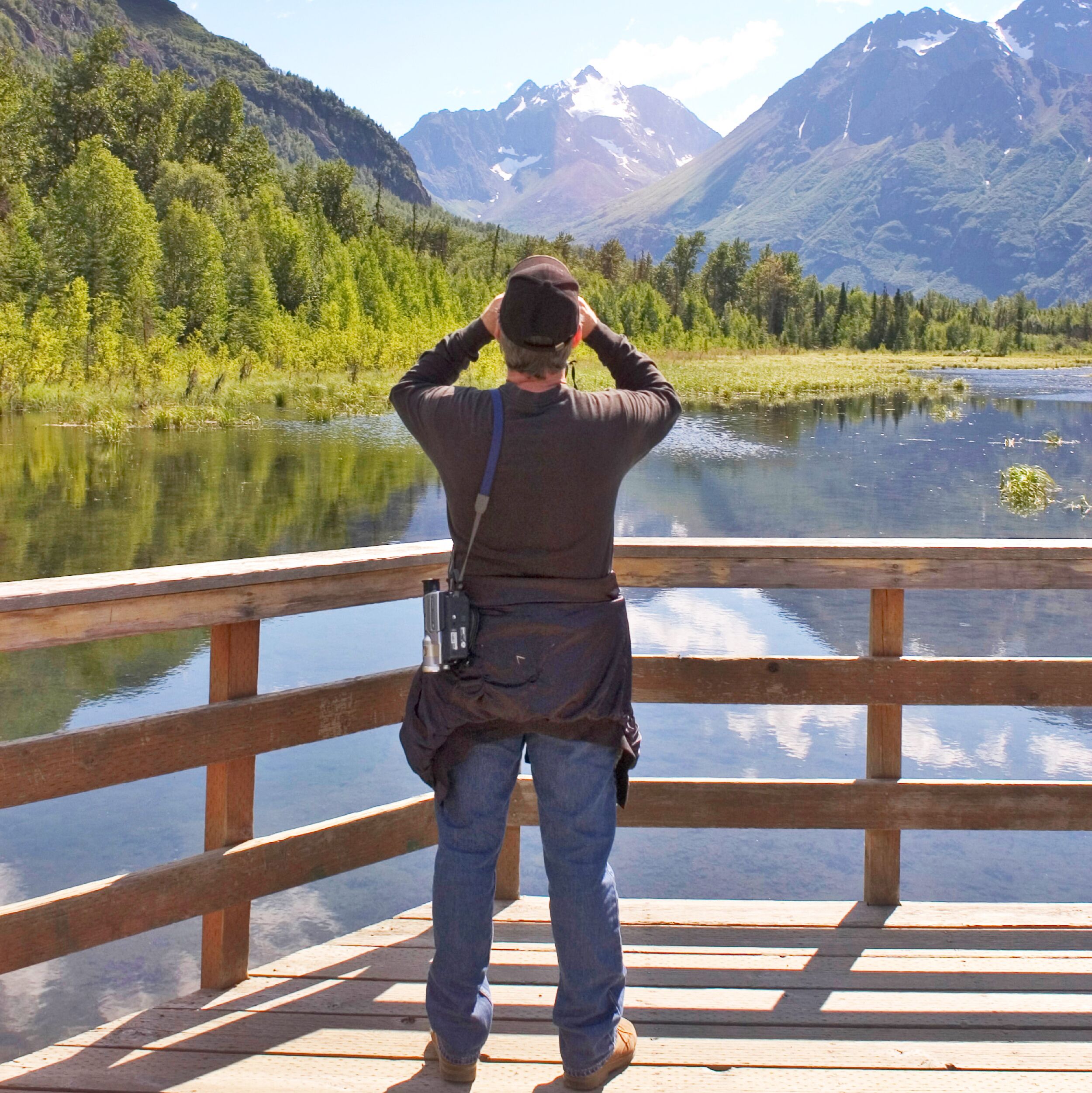 Guided nature walk on the Rodak Nature Trail bei Anchorage, Alaska