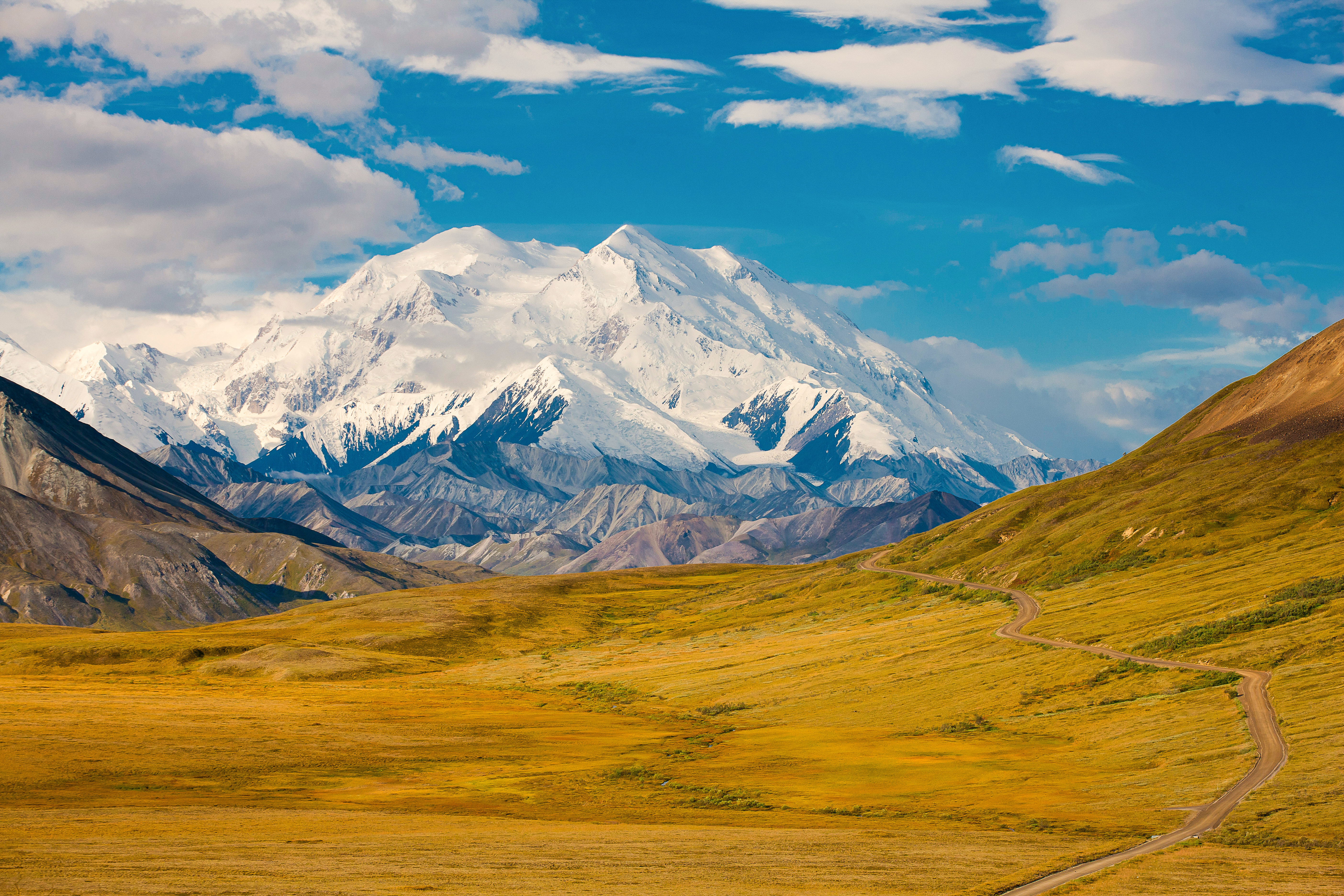 Der atemberaubende Denali National Park mit Blick auf den gewaltigen Mount McKinley