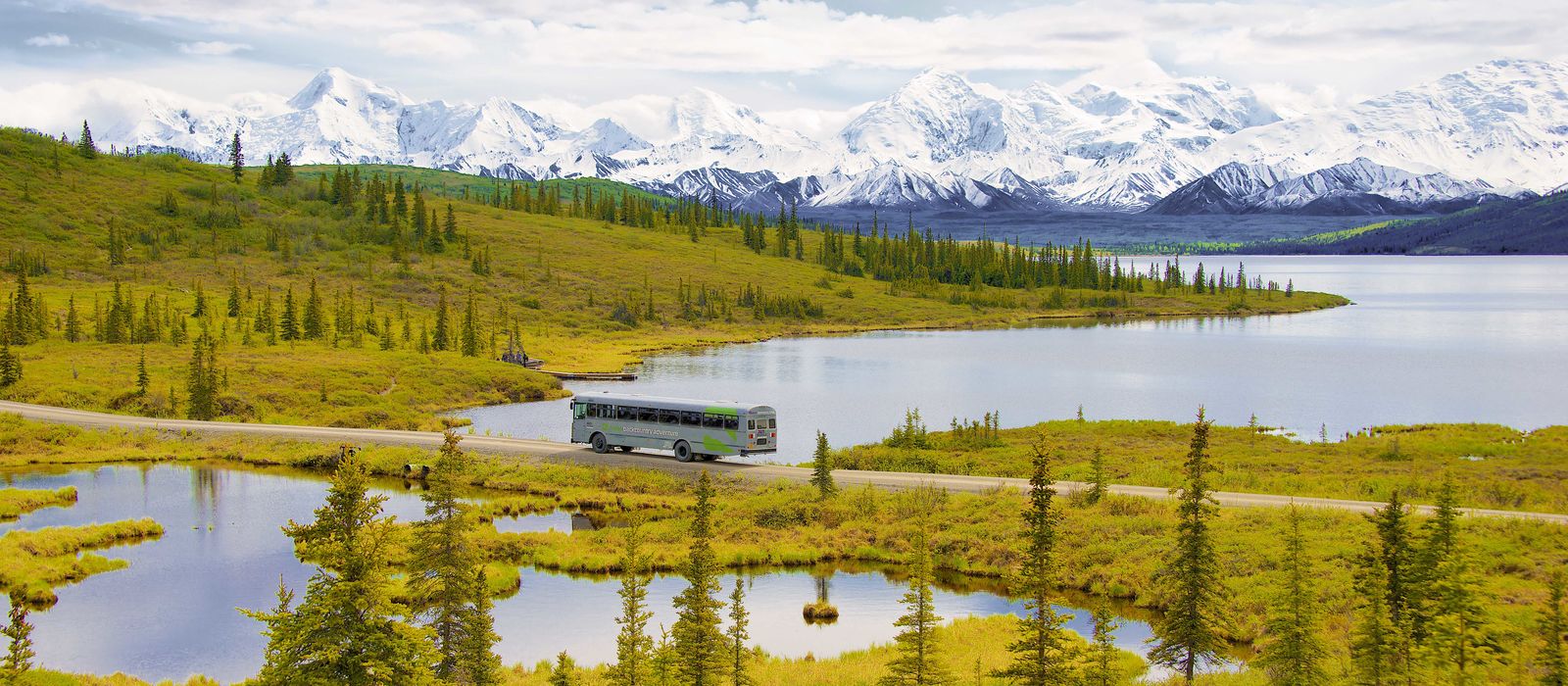 Pursuitcollection - Mit dem Bus durch den Denali National Park in Alaska