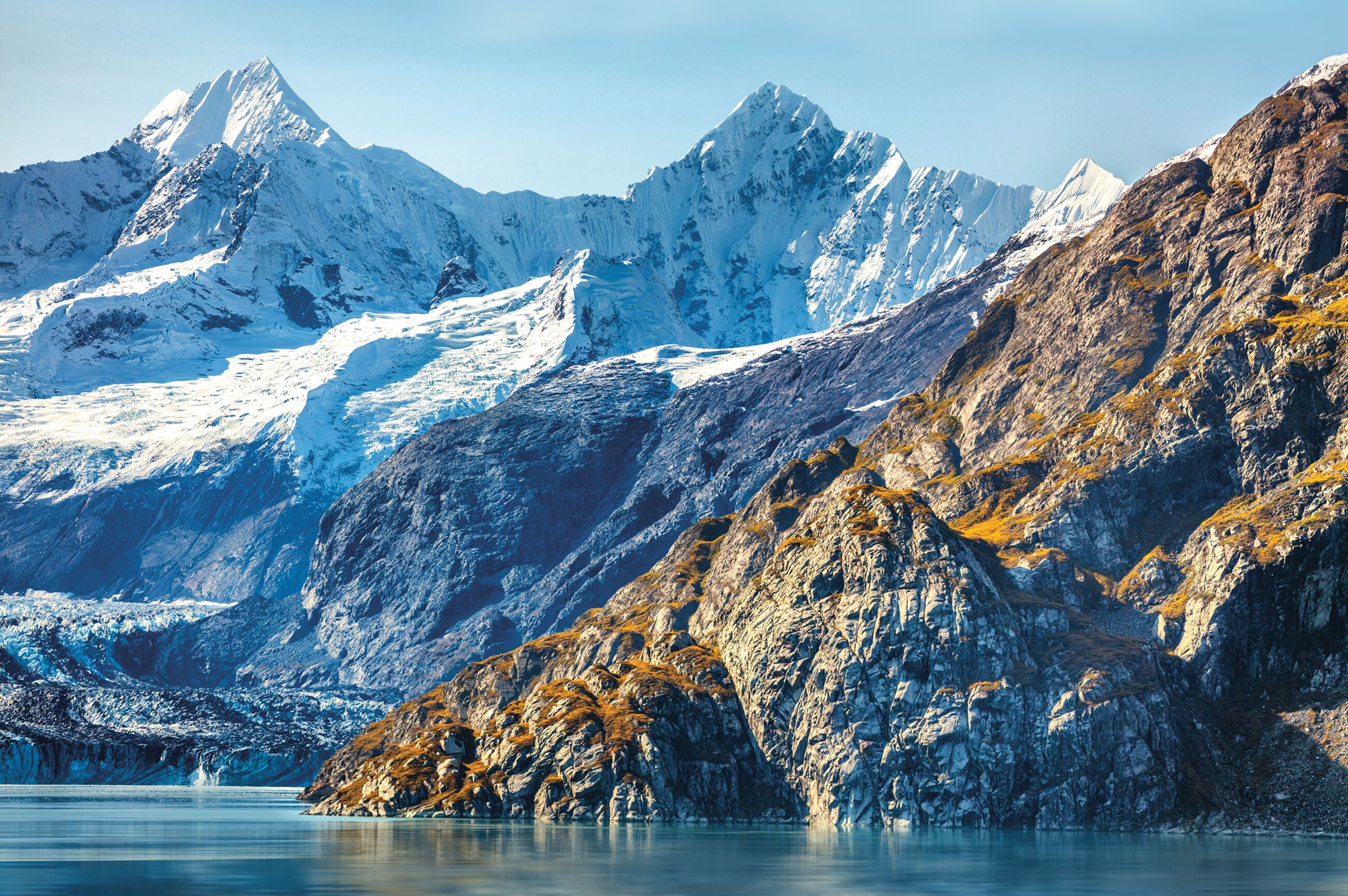 Spiegelglatte See im Glacier Bay National Park in Alaska