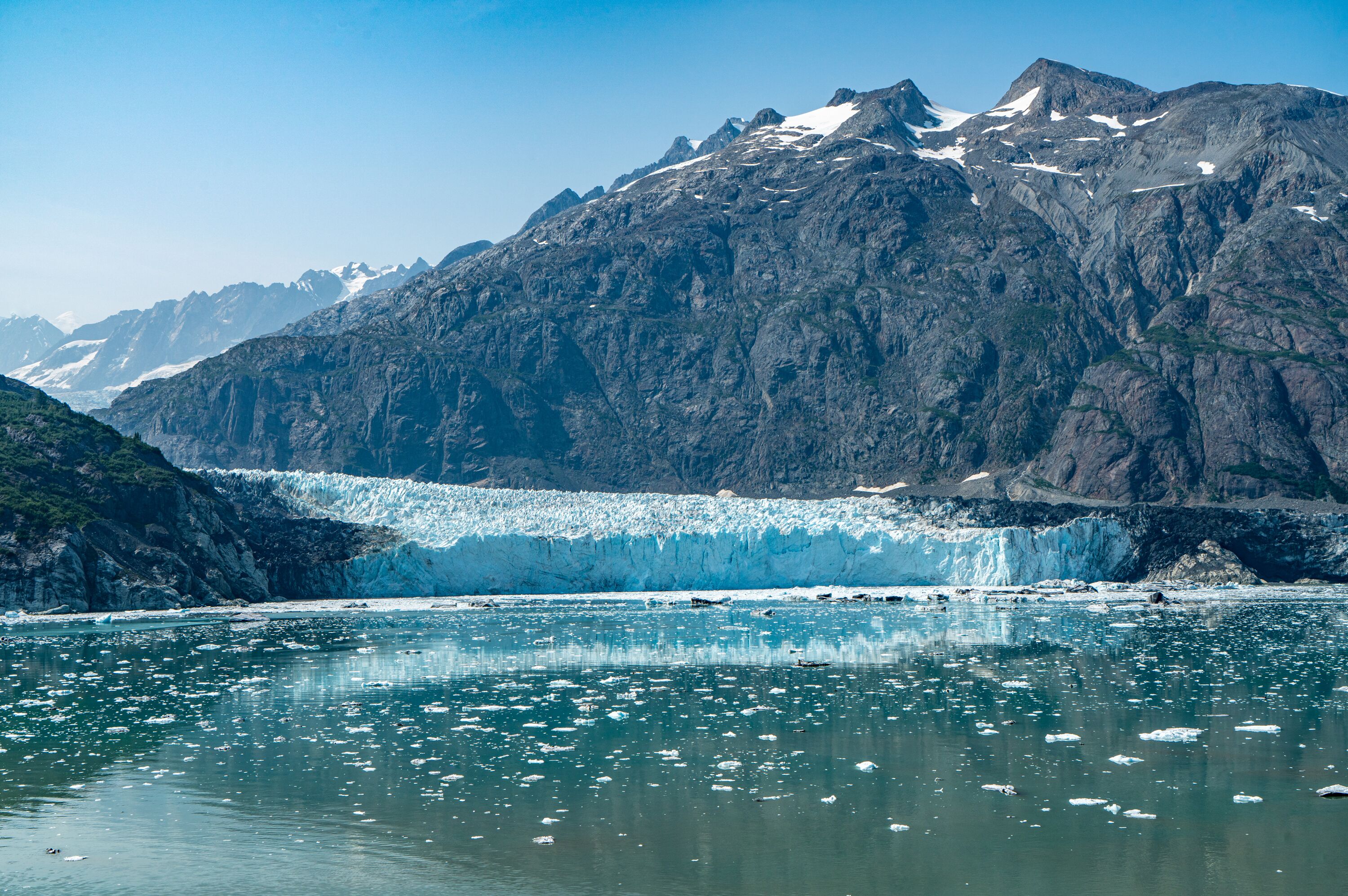 Blick auf den Glacier Bay Nationalpark in Alaska