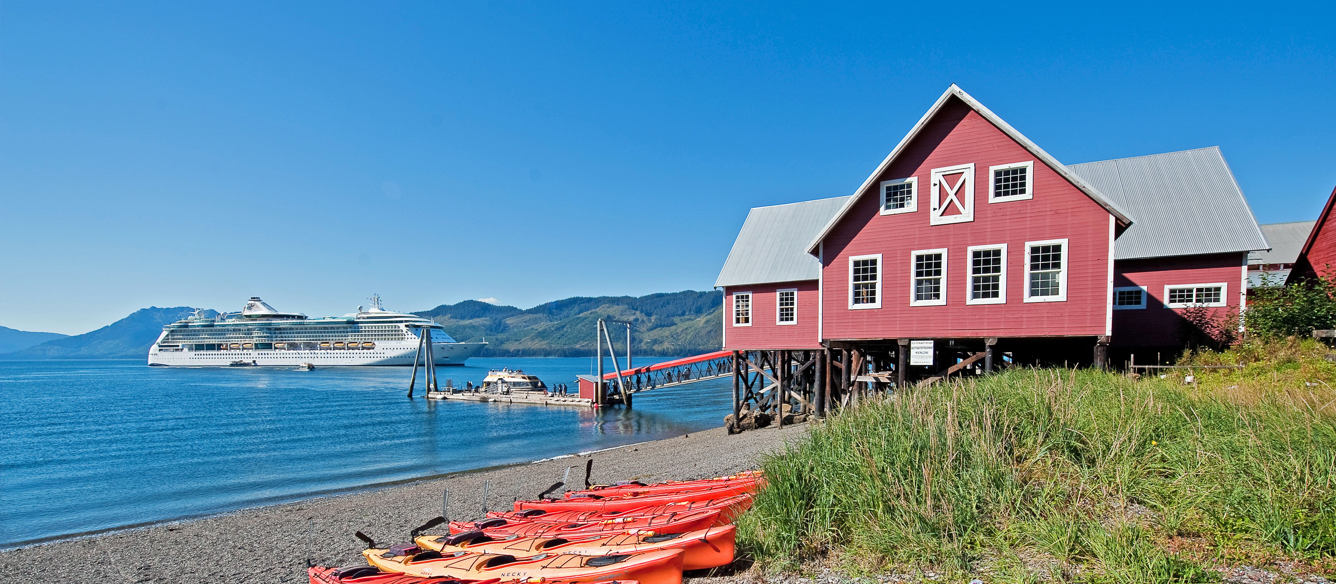 Cannery building in Hoonah am Icy Strait Point