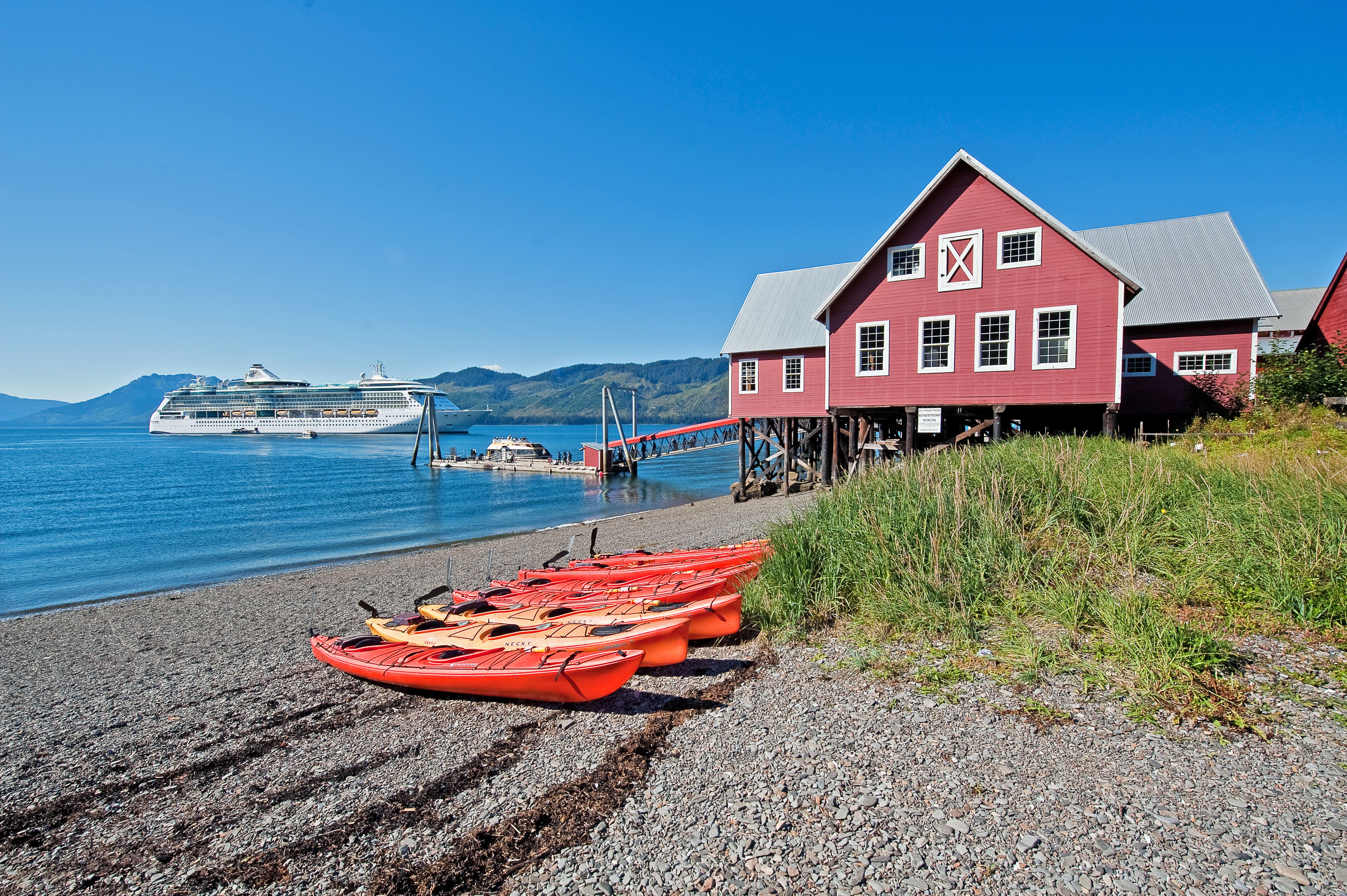 Cannery building in Hoonah am Icy Strait Point