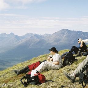 regionen/usa/alaska/ruby-range-2009/alaska-yukon-explorer/pause-auf-dem-berg-2009.cr387x387-0x0