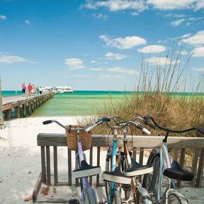 Fahrräder an der City Pier von Anna Maria Island