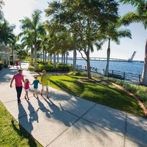 Ausflug am Riverwalk des Manatee River in Bradenton