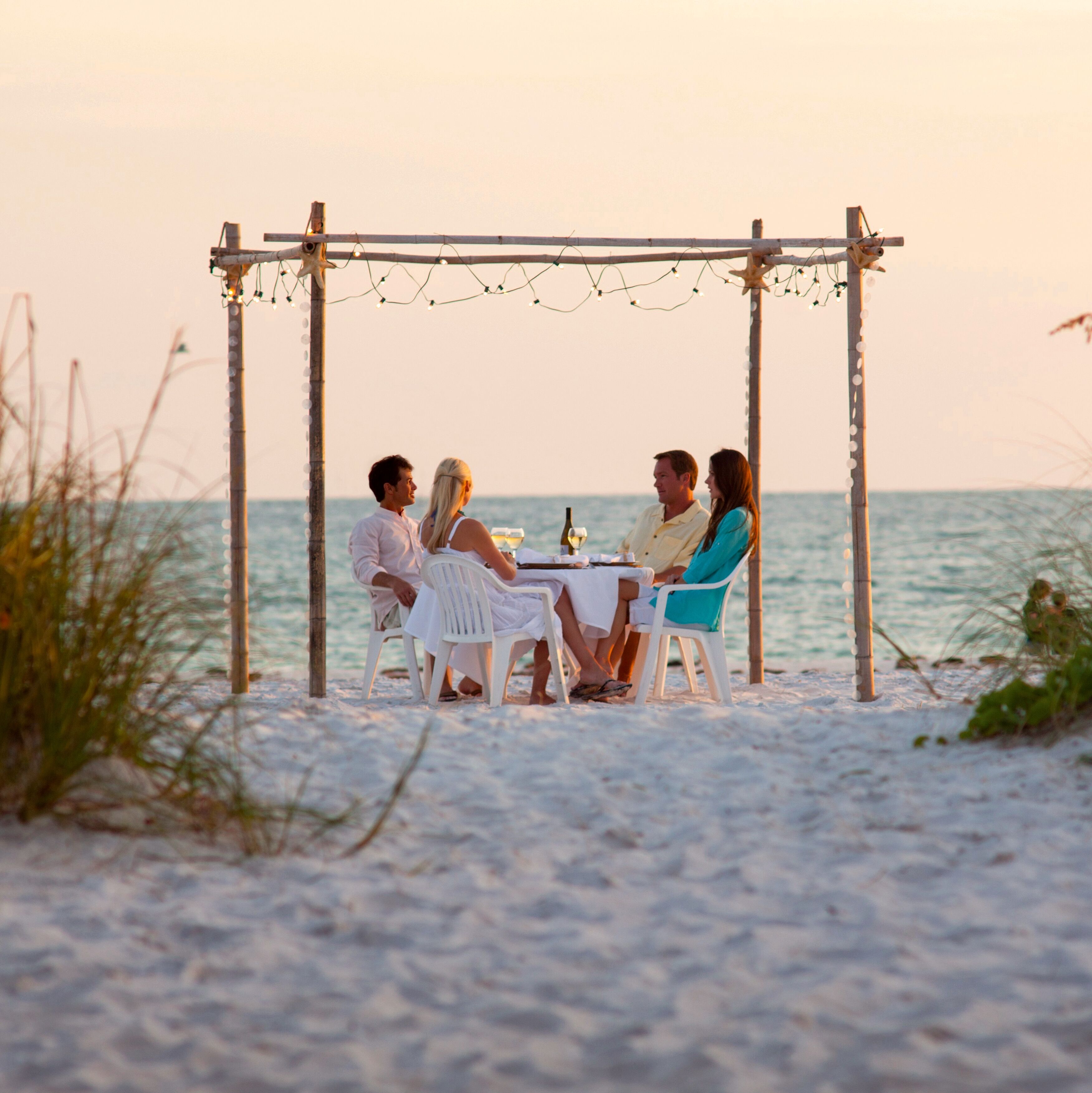 Traumhaftes Dinner am Strand