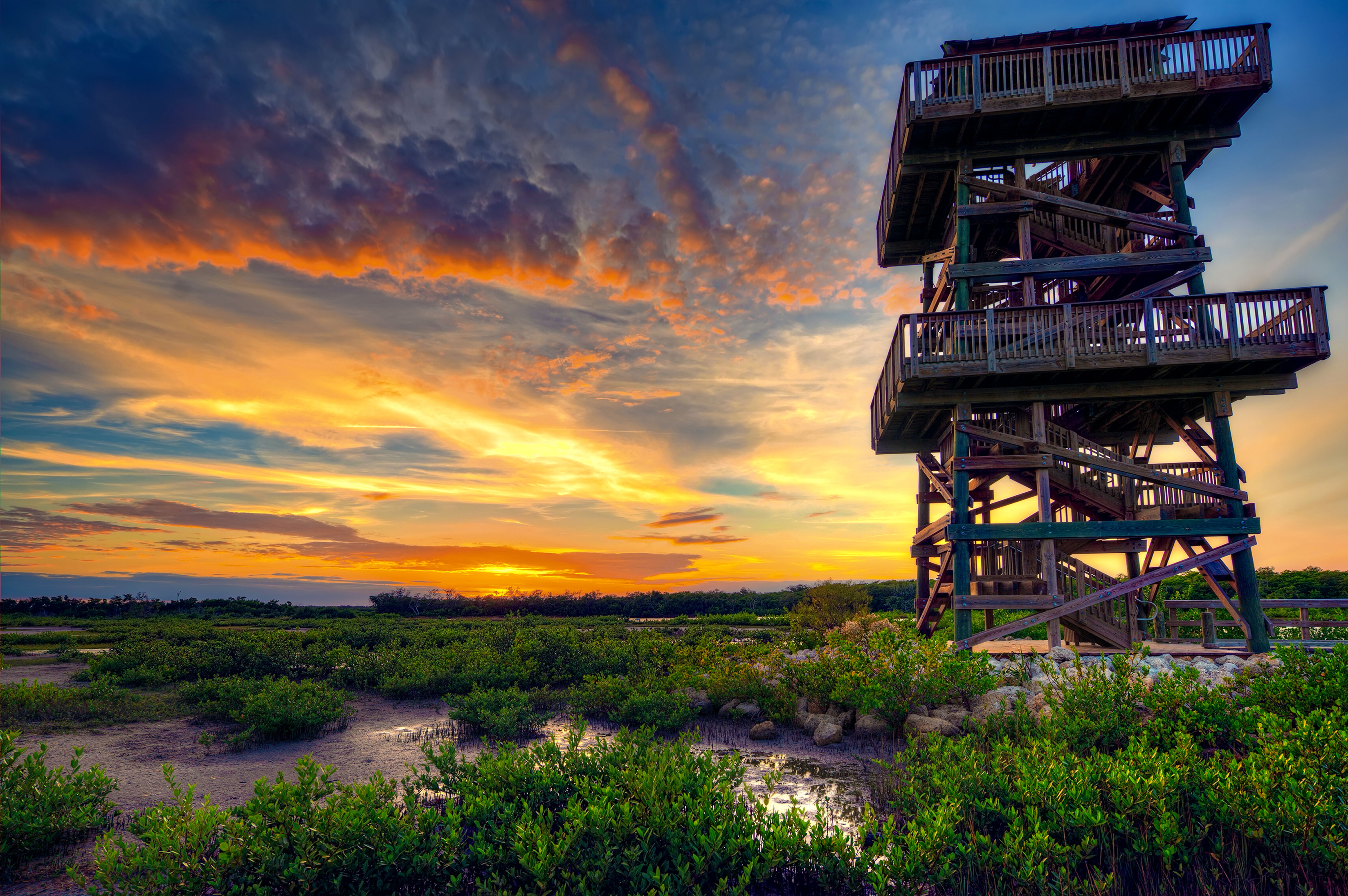 Die Sonne geht unter im Robinson Preserve in Bradenton, Florida