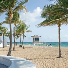 regionen/usa/florida/fort-lauderdale/beachwall-lifeguardstand.cr2594x2592-1076x0 regionen/usa/florida/fort-lauderdale/beachwall-lifeguardstand.cr2594x2592-1076x0