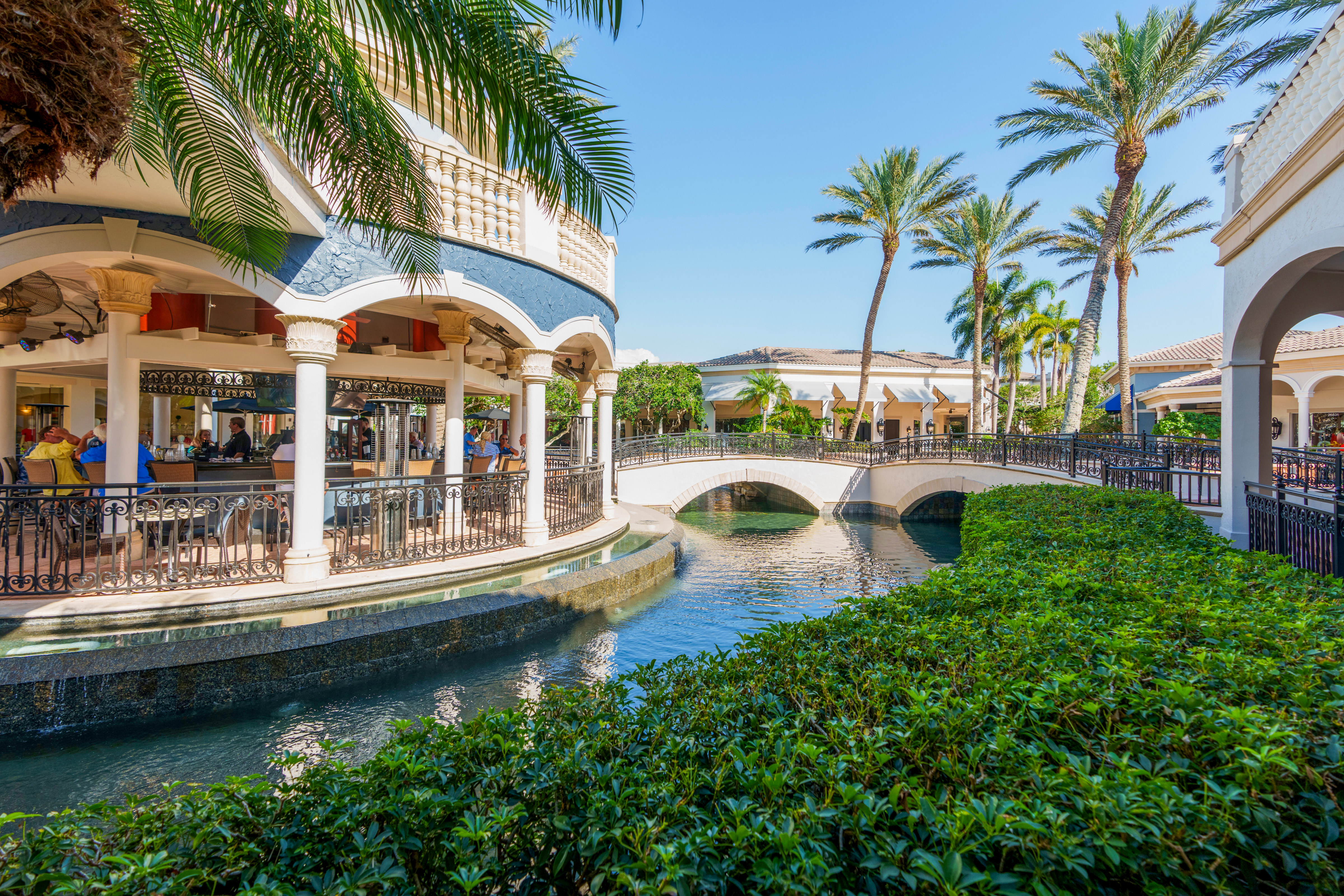 Die Center Bar an der Promenade in Bonita Springs