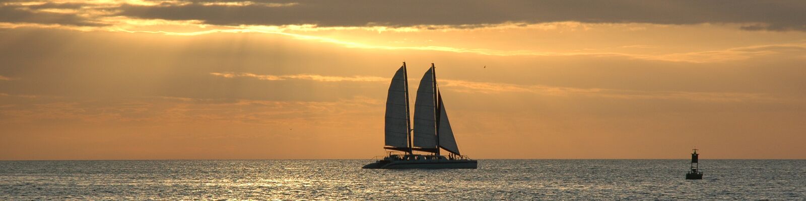 Segelboot im Sonnenunterang am Key West