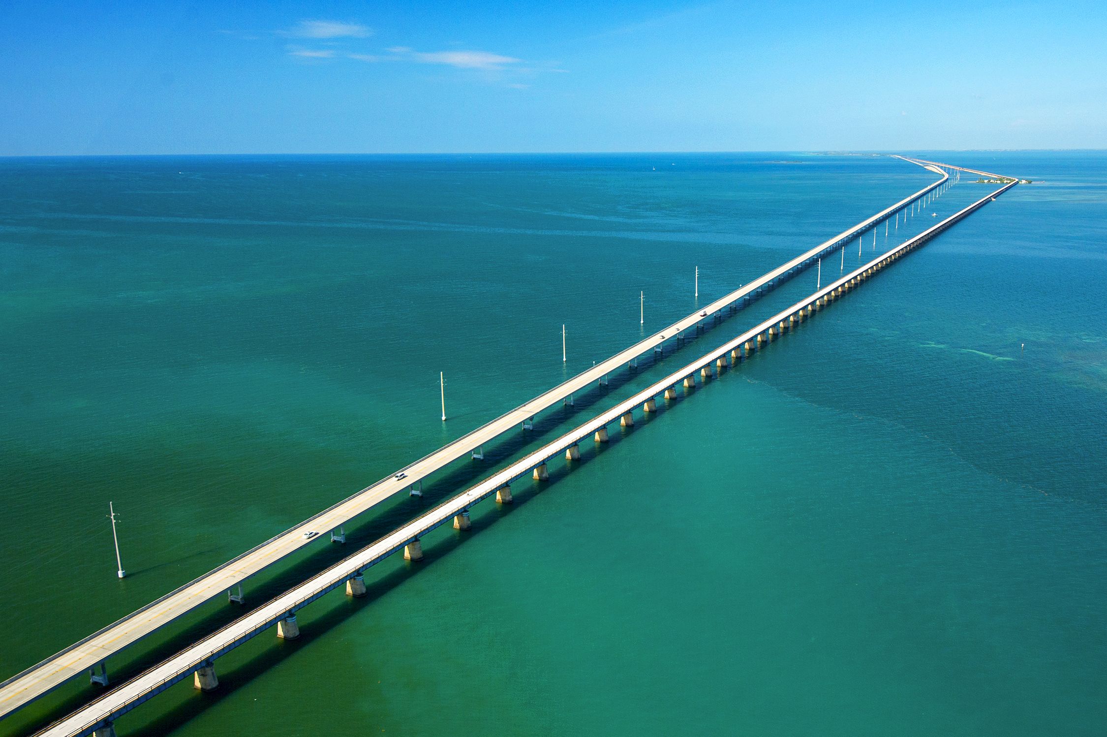 Blick auf die Seven Mile Bridge und den Overseas Heritage Trail, Florida Keys, Florida