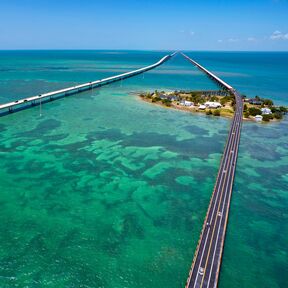 Blick auf die neue und alte Seven Mile Bridge