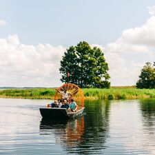 regionen/usa/florida/kissimmee/kissimmee-airboat.cr3000x3002-0x1497 regionen/usa/florida/kissimmee/kissimmee-airboat.cr3000x3002-0x1497