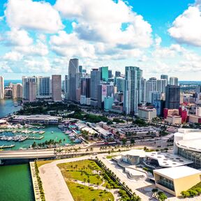 Blick auf die Miami Bay Area mit der Skyline im Hintergrund