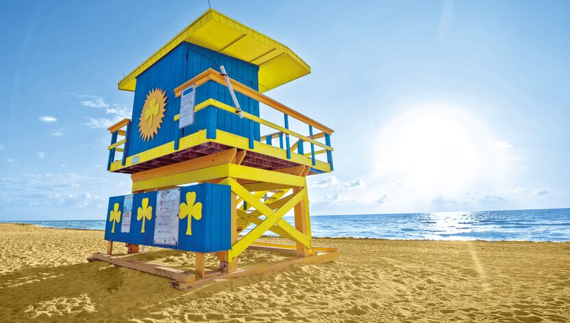 Lifeguard-Turm auf dem North Miami Beach Lifeguard-Turm auf dem North Miami Beach