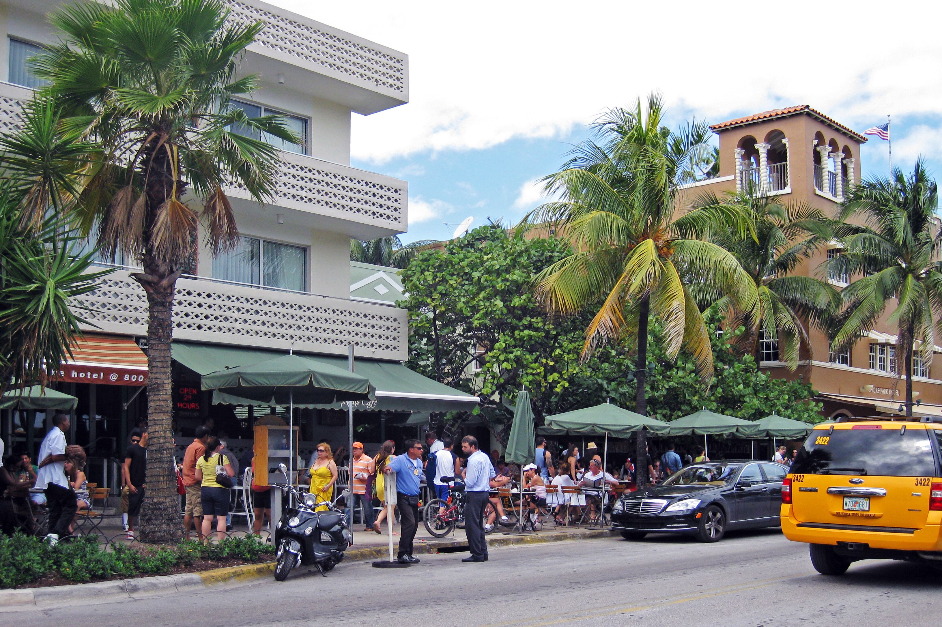 Impression News Cafe in Miami