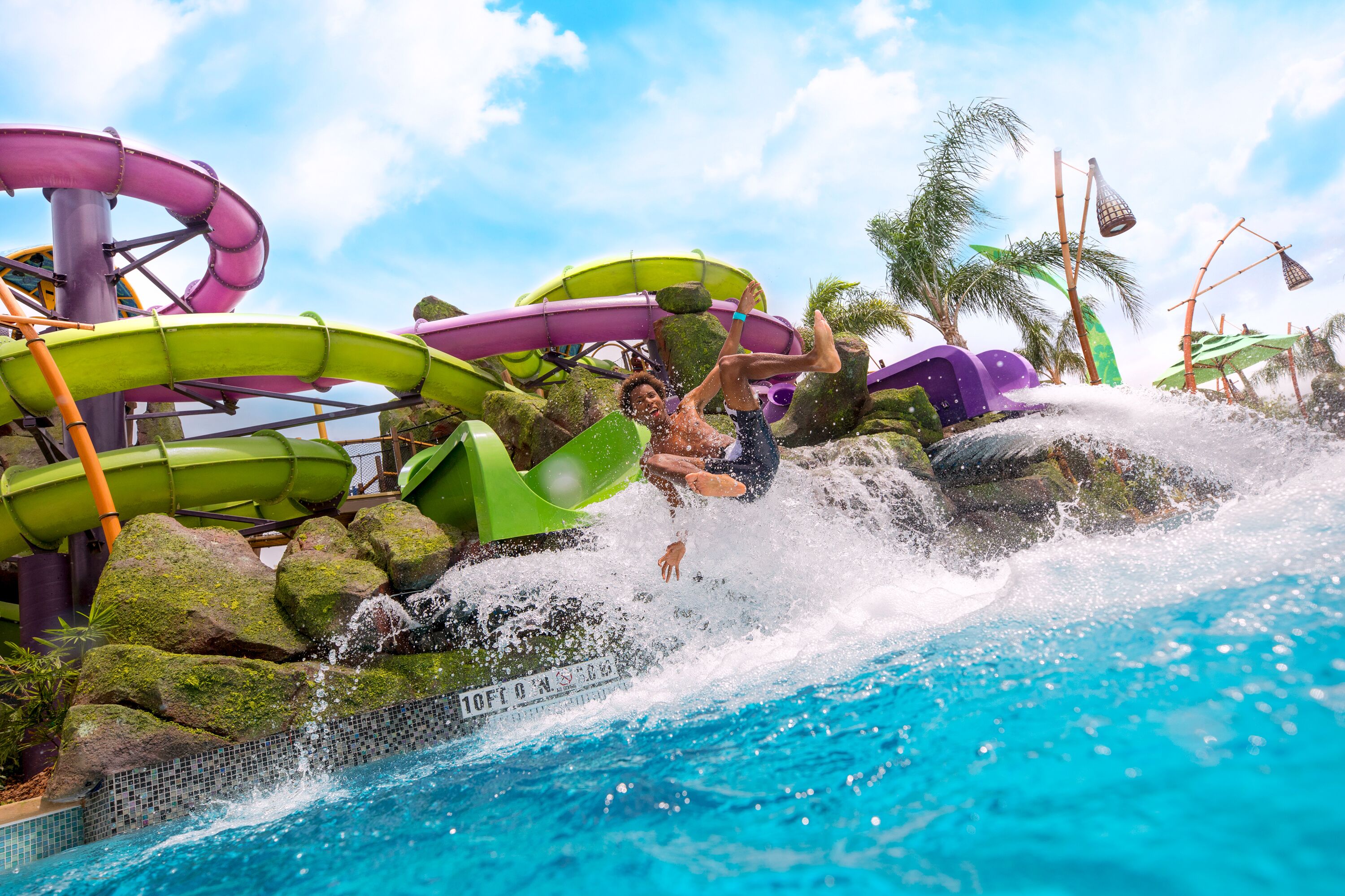 Spaß auf der Wasserrutsche im Volcano Bay im Universal Studios Florida