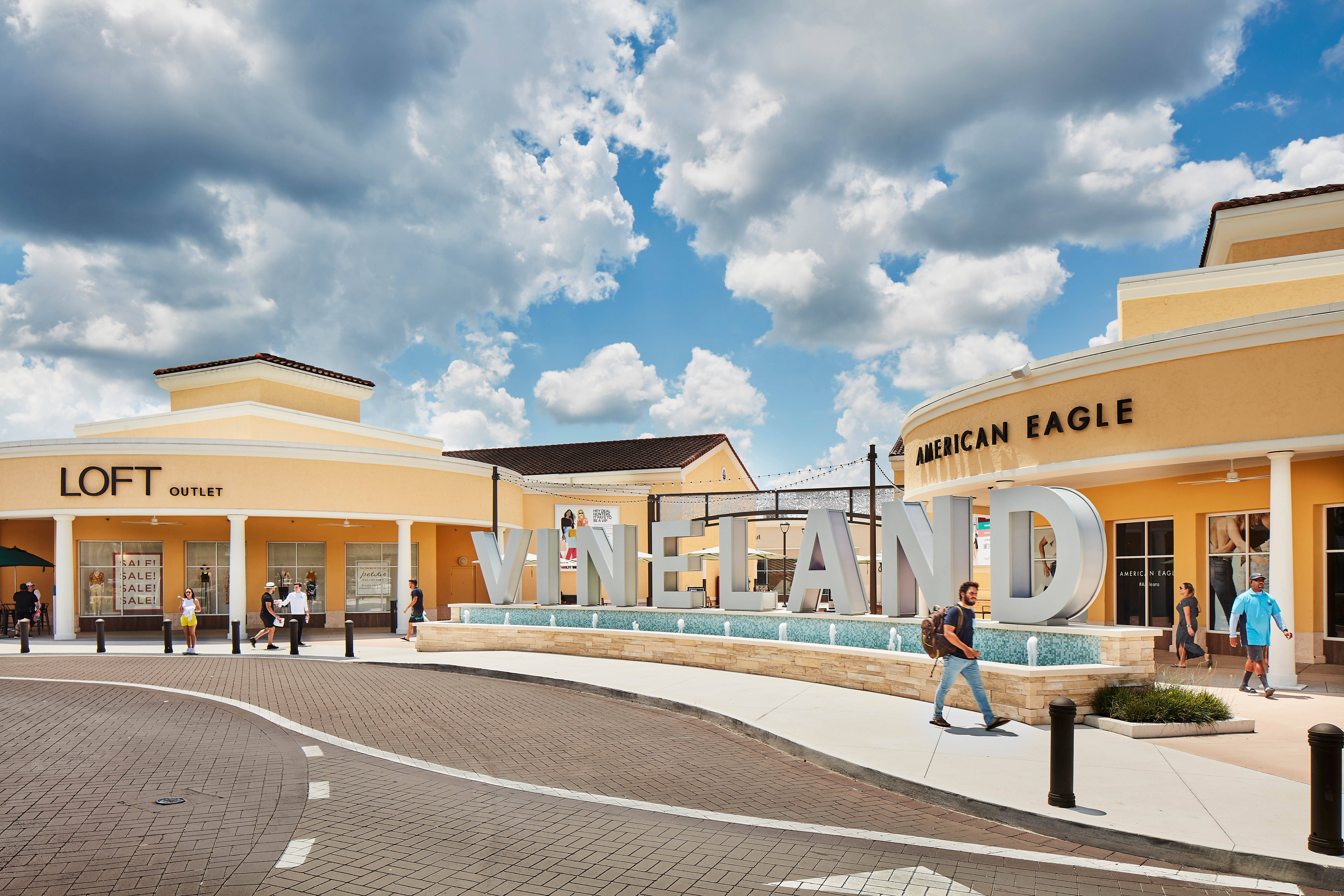 Eingang zum Vineland Premium Outlet