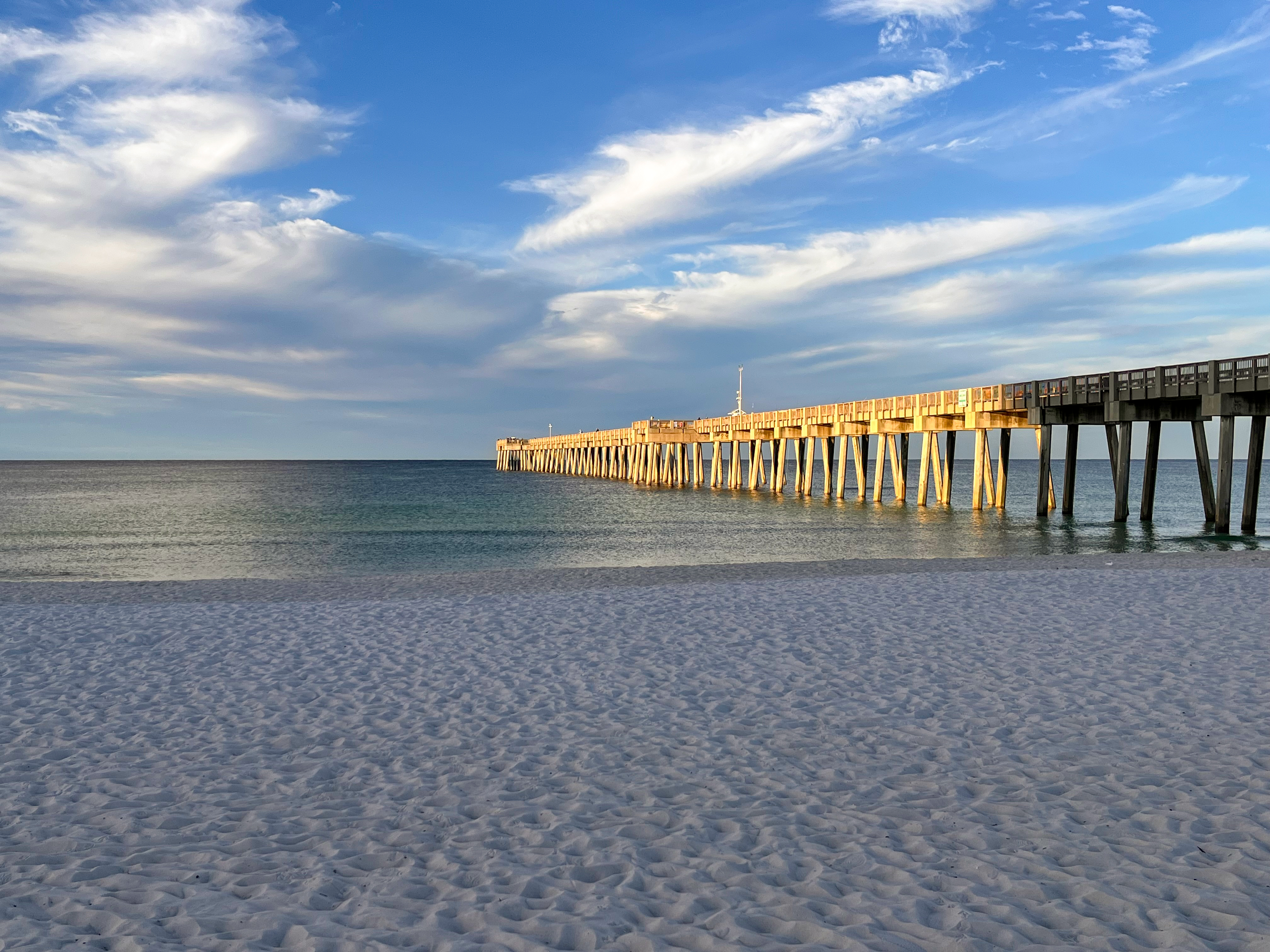Wunderschöne Promenade des Panama City Beach in Florida