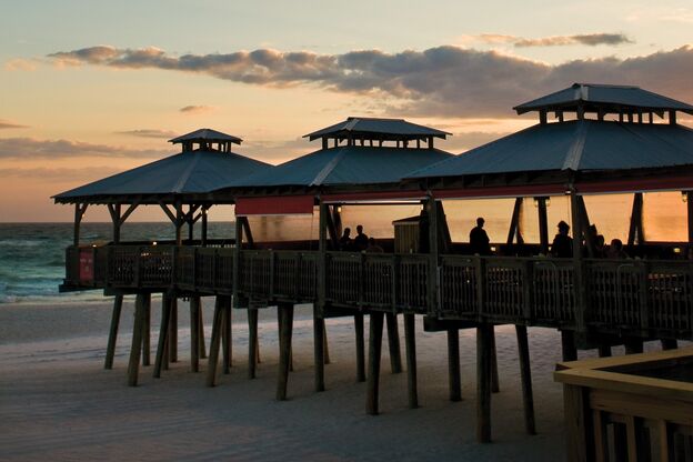 Der Landmark City Pier gilt bei den Einheimischen als der beste Ort um spektakulÃ¤re SonnenuntergÃ¤nge Ã¼ber dem Golf von Mexiko zu genieÃŸen