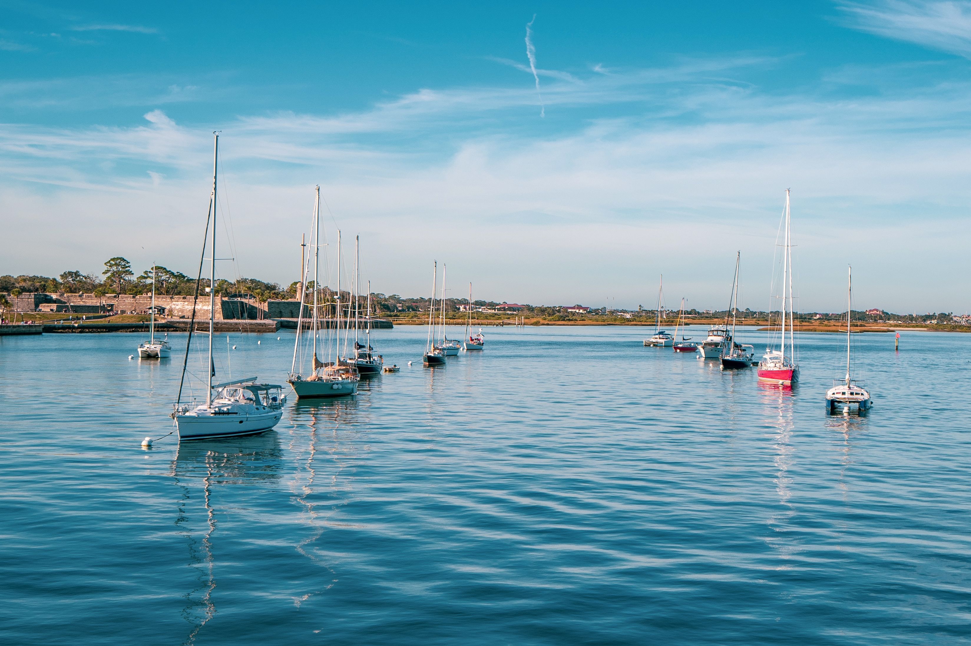 Boote liegen im Hafen von St. Augustine in Florida