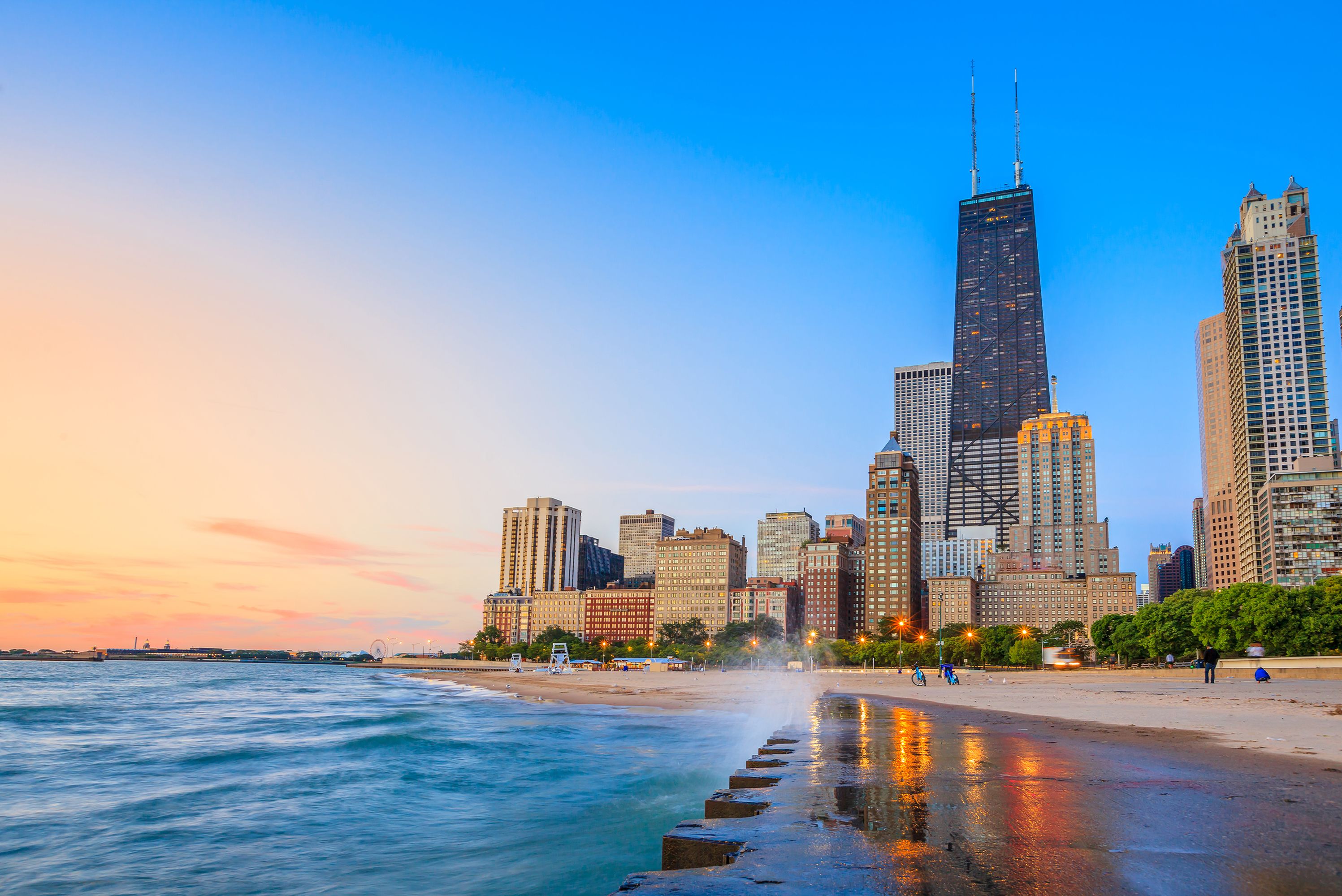 Chicago Skyline am Strand, North Avenue Beach, Chicago, Illinois