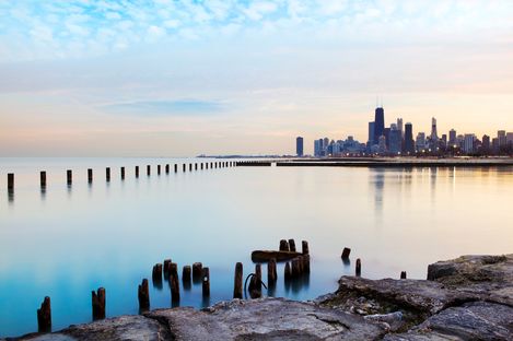 Chicagos Skyline und der Lake Michigan