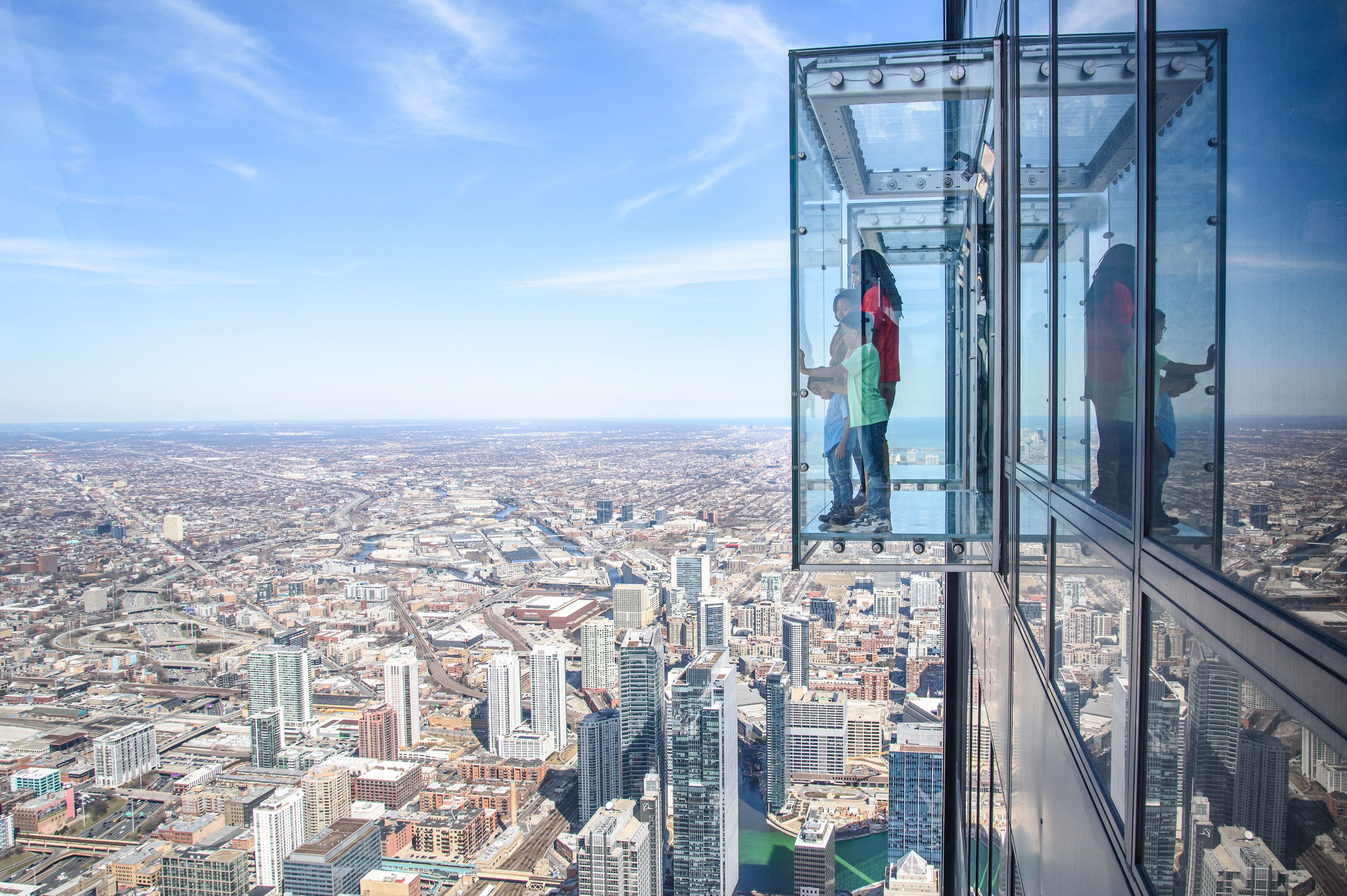 Die Aussichtsplattform "Skydeck Chicago" im ehemaligen Sears Tower von Chicago