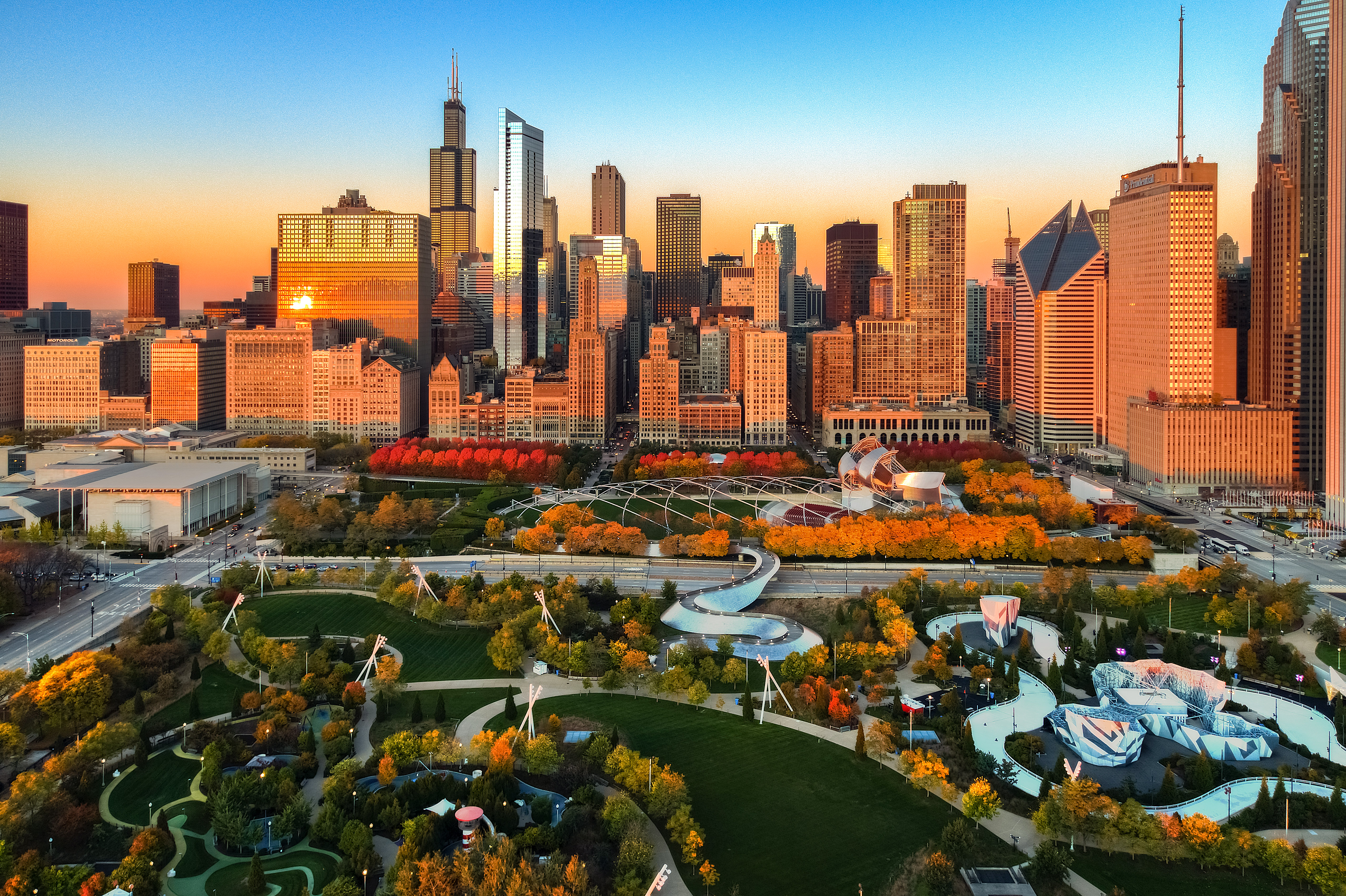 Die Skyline von Chicago bei Sonnenuntergang