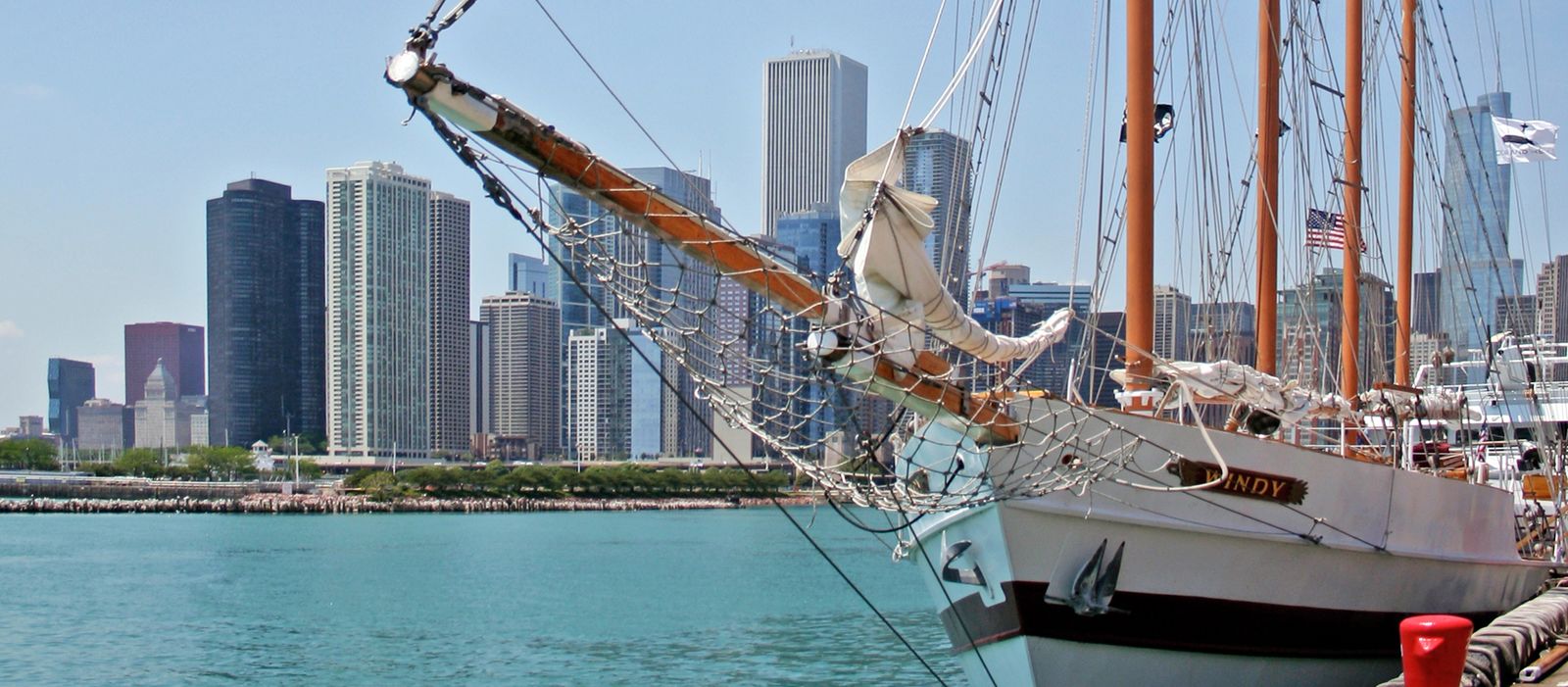 Segelschiff Windy im Hafen von Chicago