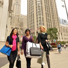 regionen/usa/great-lakes-staaten/illinois/chicago/magnificent-mile-shopping.cr2000x1999-0x1011 regionen/usa/great-lakes-staaten/illinois/chicago/magnificent-mile-shopping.cr2000x1999-0x1011