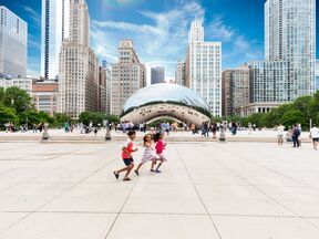 Besondere Skulptur Cloud Gate in Chicago in Illinois