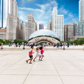 Besondere Skulptur Cloud Gate in Chicago in Illinois