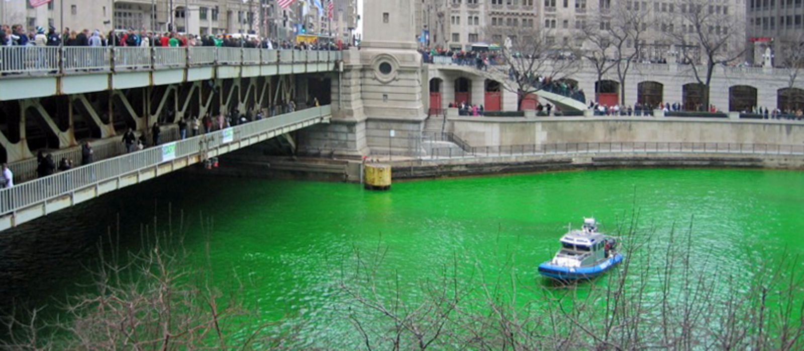 Der grün gefärbte Chicago River