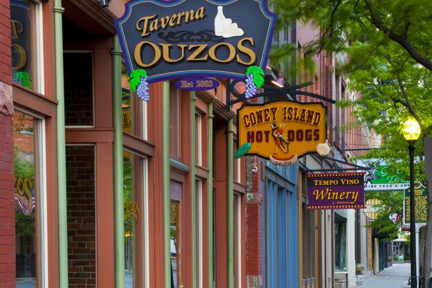 Bunte Schilder in der Kalamazoo Street Bunte Schilder in der Kalamazoo Street