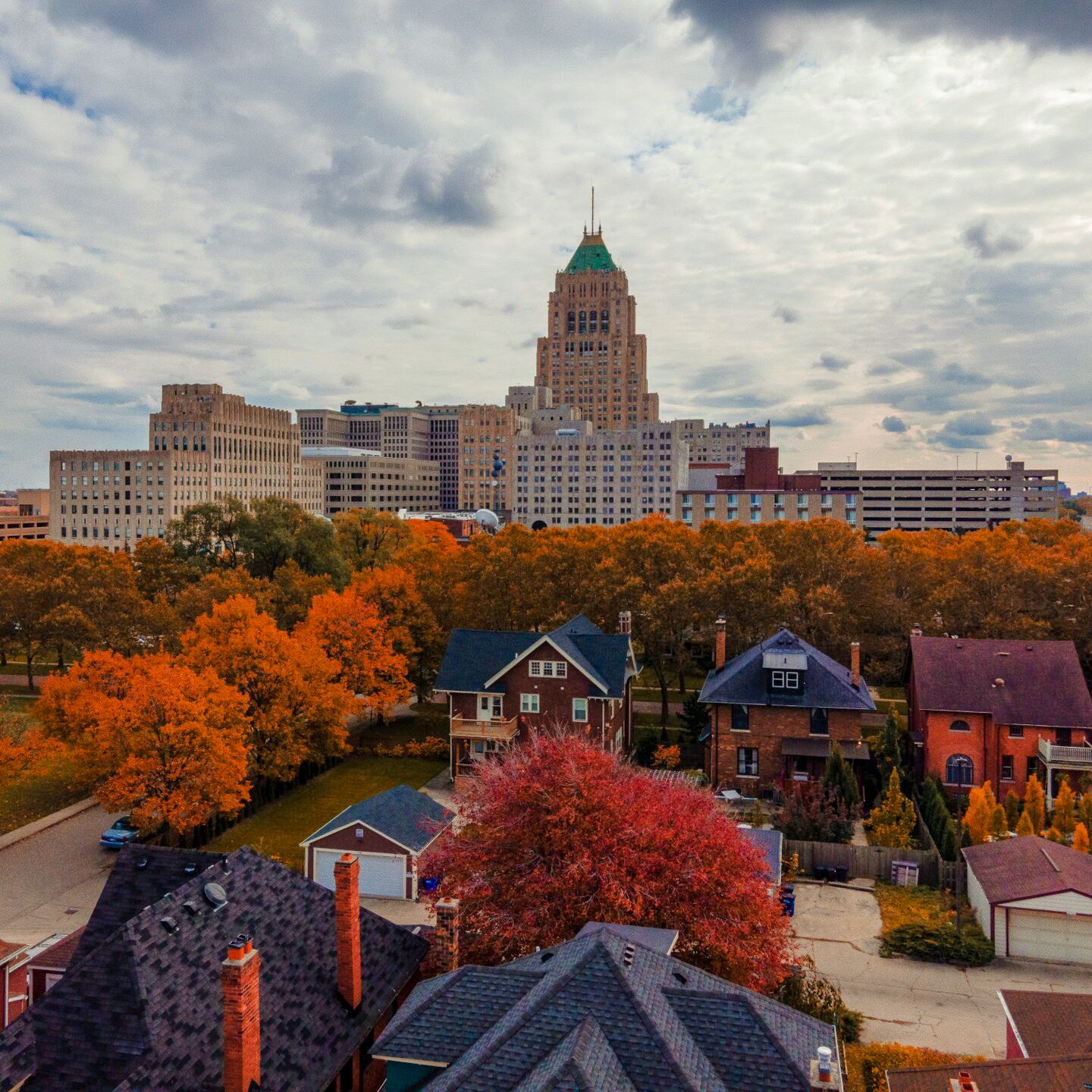 Detroits Skyline und Architekturen in Michigan