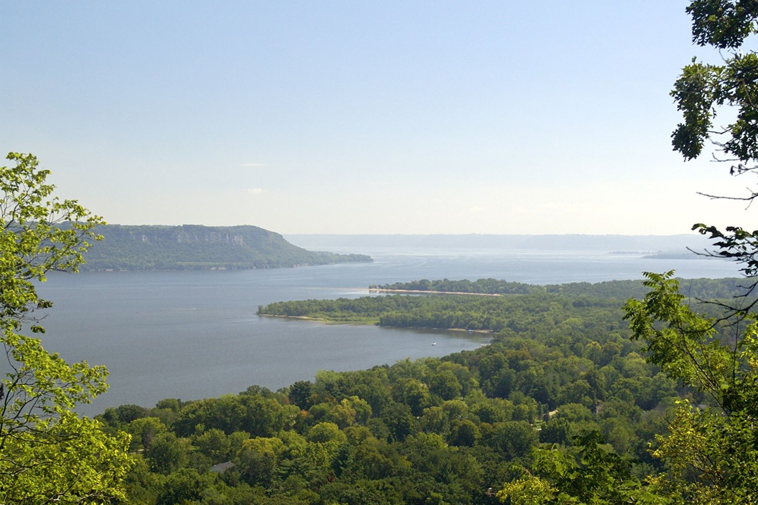 Mississippi River fließt in den Lake Pepin in Minnesota