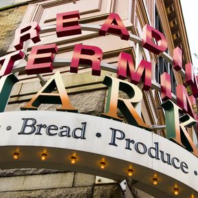 Der Reading Terminal Market in Philadelphia gilt als einer der Ã¤ltesten und grÃ¶ÃŸten Ã¶ffentlichen MÃ¤rkte Amerikas