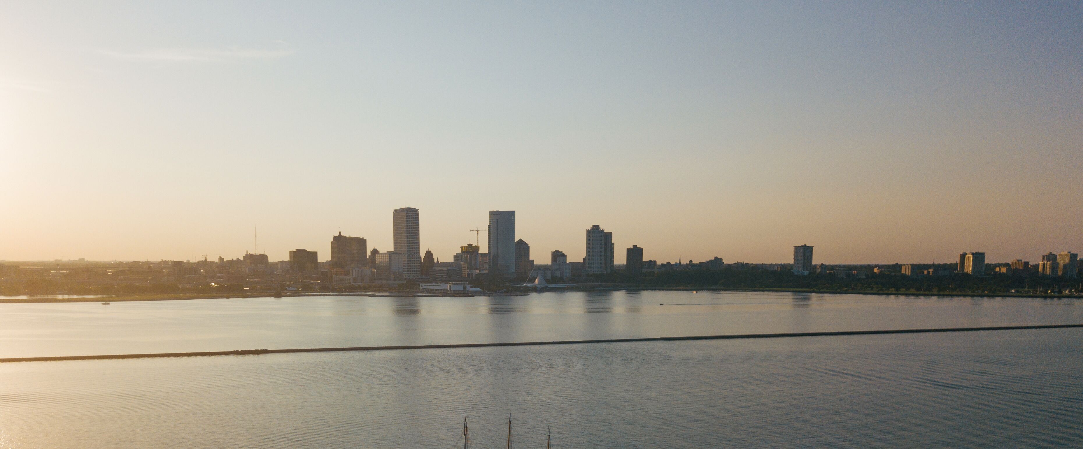 Segelboot auf dem Wasser in Milwaukee