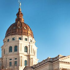 regionen/usa/mittlererwesten/kansas/topeka/state-capitol-new-dome-2014.cr450x449-0x46
