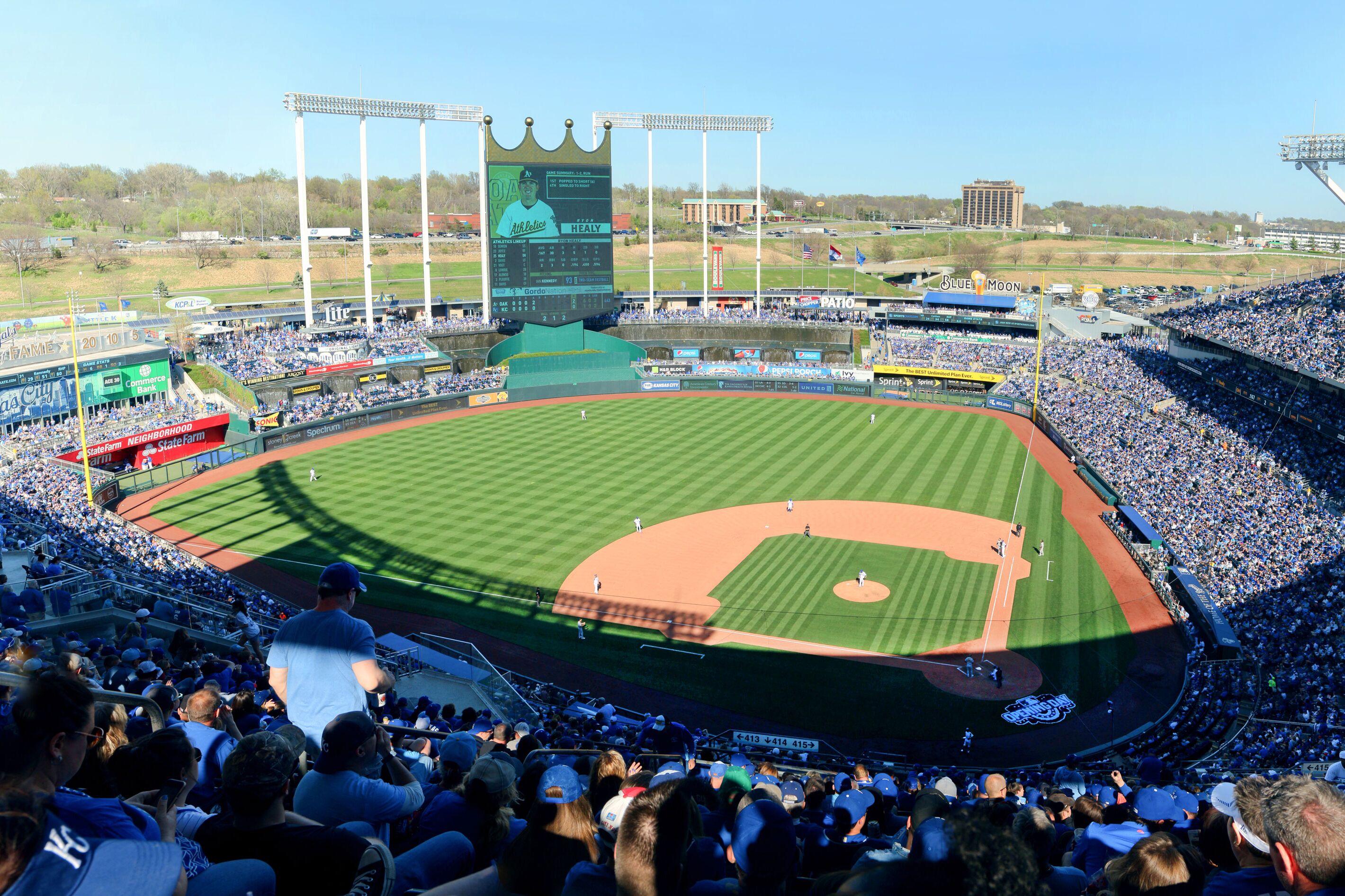 Drohnenaufnahme des Kauffman Stadiums in Kansas City Drohnenaufnahme des Kauffman Stadiums in Kansas City