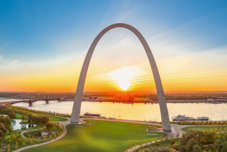 Atemberaubendes Denkmal Missouris Gateaway Arch in St. Louis