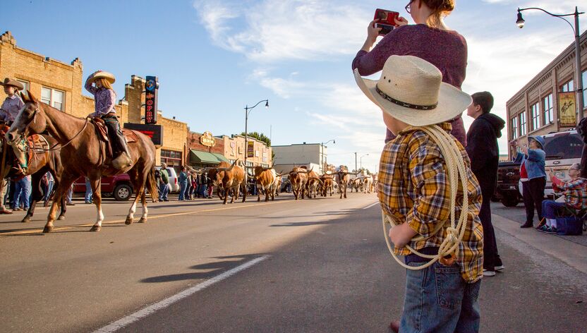 Die Stampede im historischen Stockyard Viertel in Oklahoma City erleben Die Stampede im historischen Stockyard Viertel in Oklahoma City erleben