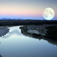 regionen/usa/mittlererwesten/texas/allgemein/rio-grande-moonrise.cr1195x1195-522x0 regionen/usa/mittlererwesten/texas/allgemein/rio-grande-moonrise.cr1195x1195-522x0