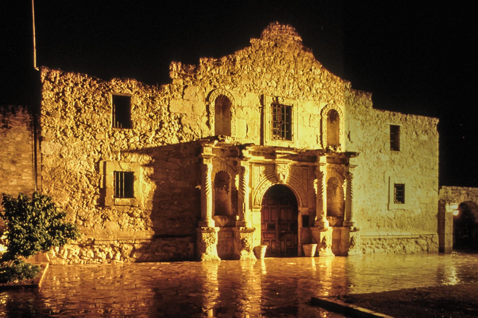 Die ehemaligen Missionsstation "Alamo" in der texanischen Stadt San Antonio