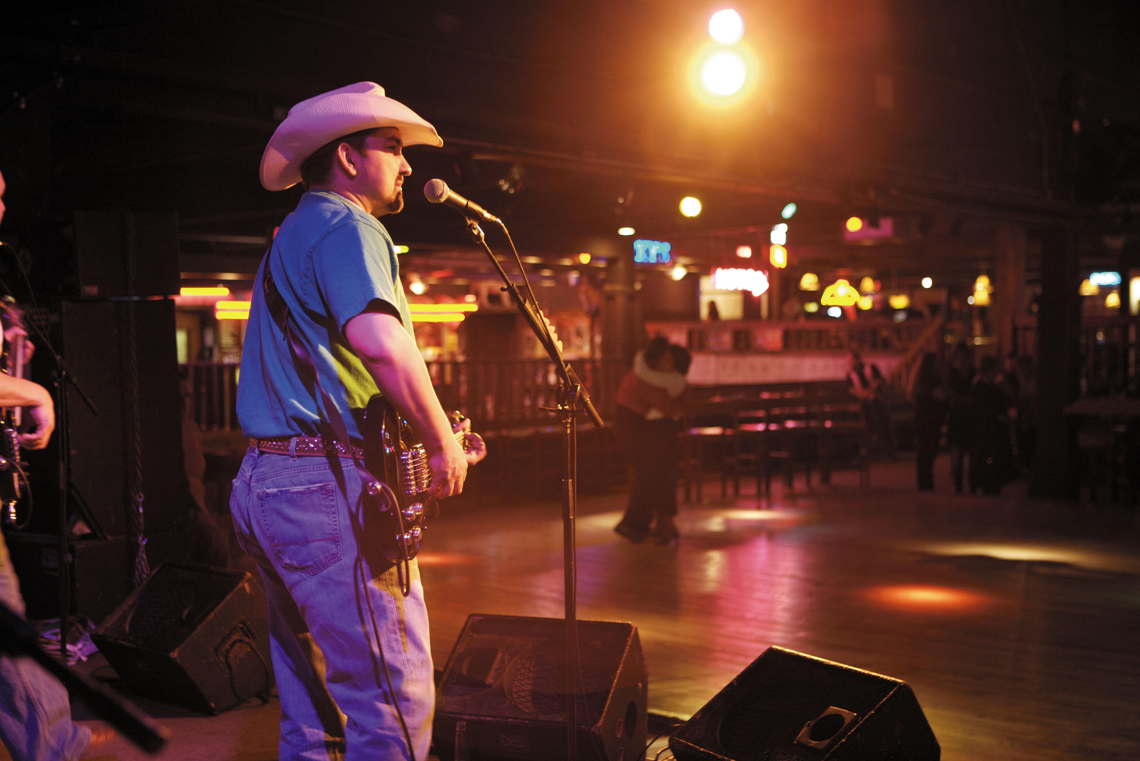 Musikauftritt in Billy Bobs Stockyards in Ford Worth, Texas