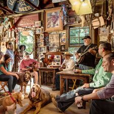 regionen/usa/mittlererwesten/texas/fredericksburg/fredericksburg-luckenbach-texas.cr4285x4290-1981x25 regionen/usa/mittlererwesten/texas/fredericksburg/fredericksburg-luckenbach-texas.cr4285x4290-1981x25