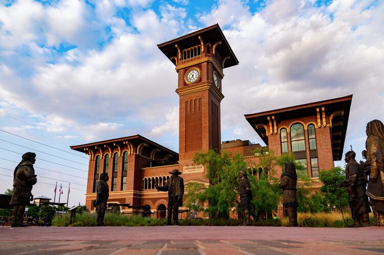 Historisches Peace Plaza auf der Main Street in Grapevine